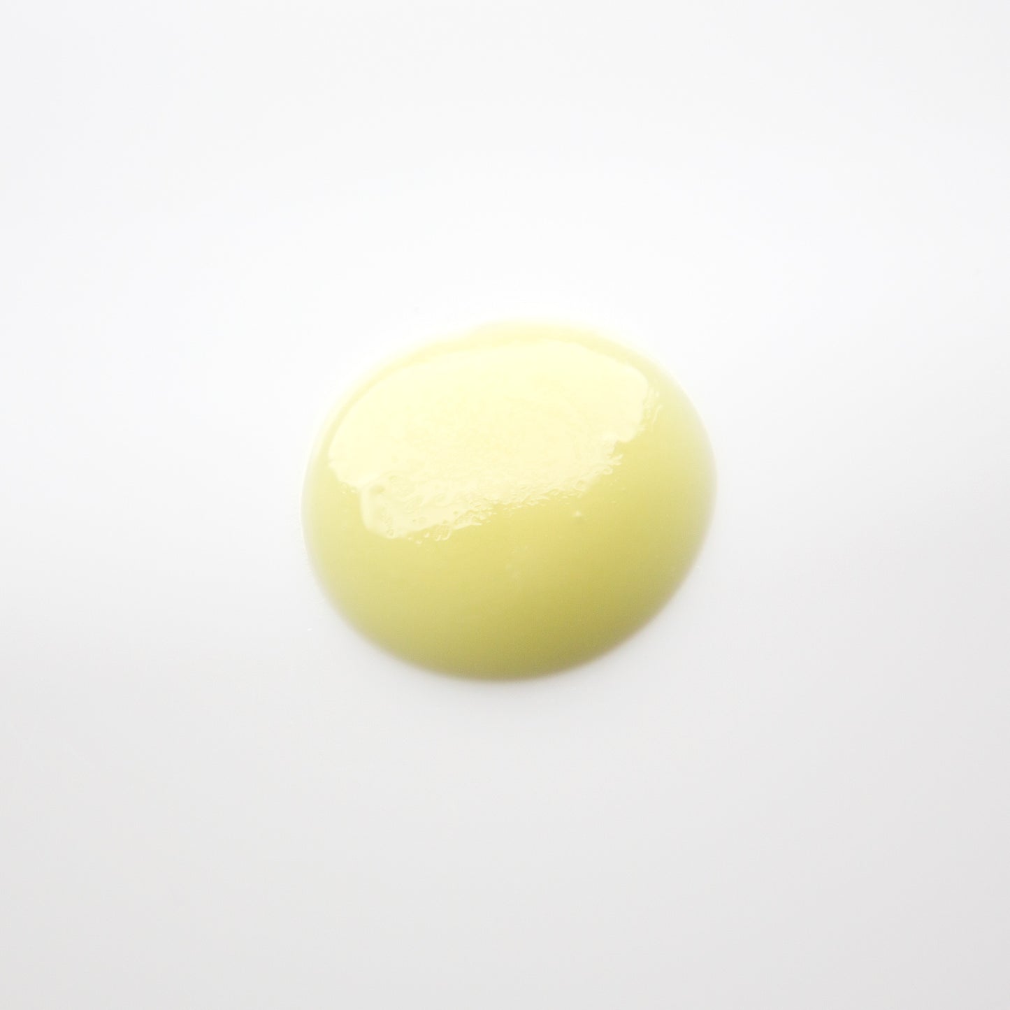 SBA004. ESSENTIAL SERUM